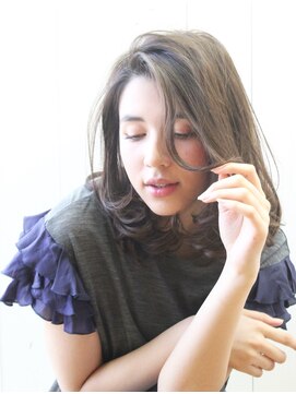 コリーナ(collina) 【collina代官山】グレージュカラーのミディアムスタイル B