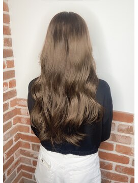 エニー 栄(Any) 柔らかいベージュカラー × 韓国風巻き YUNA