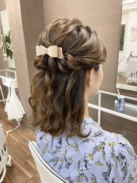 リレーション(Relation) ハーフアップウェーブ巻き