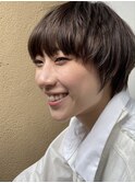 女性らしい耳出し小顔ショート