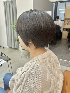 セム(sem) ショートボブ×白髪ぼかしハイライト