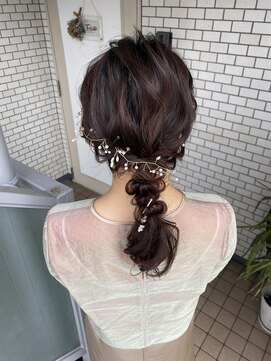 フェリーチェ(Felice) 編み下ろし　玉ねぎヘア　ローポニー　参列ヘア