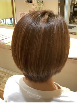 ヘアープロデュース ケーズビー(Hair produce K'sB)の写真/髪質を改善しながら自然なストレートヘアに♪髪の広がりやうねりを改善し、ナチュラルな艶ストレートに。