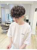 波巻きツイストスパイラル・刈り上げショート・眉毛