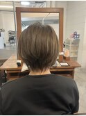 ショートボブ　アッシュベージュ