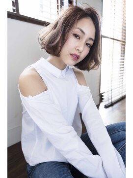 ヘアデザイン ソラ(Sola) カジュアルセクシースタイル 毛先カールミディ×かきあげ前髪