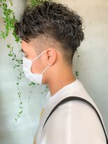 テトヘアー(teto hair) くるくるパーマ、刈り上げ、サイドパート、しっかりパーマ