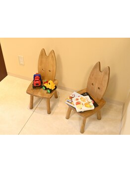 キッズスペ-スあり★子供好きのスタッフがお出迎え♪お子様と一緒でも、気兼ねなく気軽にご来店下さいね☆
