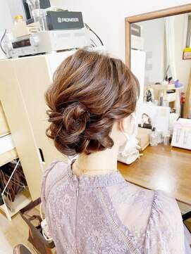 ロカット サロン(Roquat Salon) シニヨンお呼ばれヘアセット【ヘアアレンジ/エクステ/立川】
