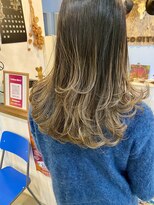 コギト(COGITO) 透明感のあるハイトーンカラースタイル