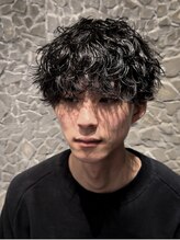 【リッジ緩めの波巻きスパイラルパーマ】はライフスタイルに合わせて職場や学校でも出来るパーマスタイル♪