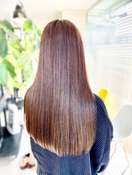 きいろとみどり 黒瀬店の写真/【ツンとしない！ナチュラルで自然な艶髪に】最新の低ダメージの薬剤で多種多様な癖に対応します◎