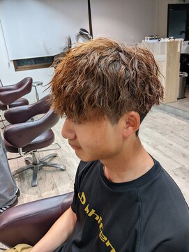 コワファーストナガサキシャンプーボーイ(COIFF1RST NAGASAKI SHAMPOO BOY) vマッシュ×縦落ちスパイラルパーマ
