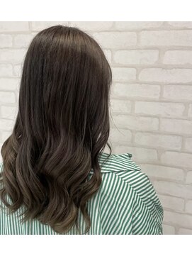 ビスイル 秋葉原店(Vis ill) 大人美人アッシュオリーブショコラアッシュ韓国ヘア