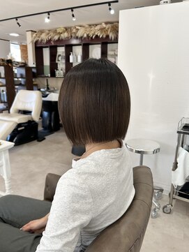 コーム(coom) 切りっぱなしボブ