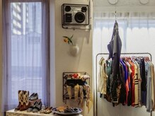 バイブ(Vibe)の雰囲気（こだわりのセレクトのアパレルショップも併設してあります。）