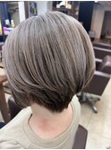 艶のあるグレージュスタイル