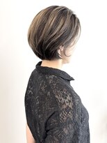 モリオ(morio)&nbsp;◯朝楽プレイングカラーハイライト大人立体ショートボブ