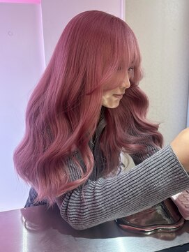 ダズリングディア(Dazzling Deer) くすみピンク/ホワイトピンク/ロング/巻き髪/顔まわりレイヤー