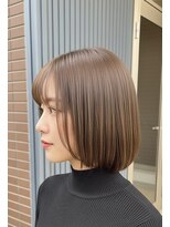 マニッシュ(Mannish)&nbsp;大人可愛いヘーゼルグレージュカラー顔まわりレイヤー小顔ボブ