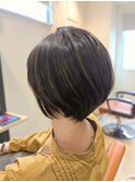 白髪ぼかし×上品ハイライトのショートボブ