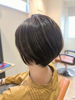 ソル 千葉(Sol) 白髪ぼかし×上品ハイライトのショートボブ