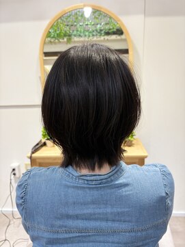 外ハネくびれショート