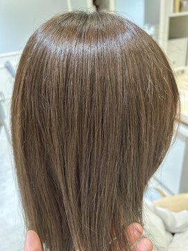 ミディアム×くすみベージュ