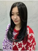 ミディアムロングレイヤースタイル