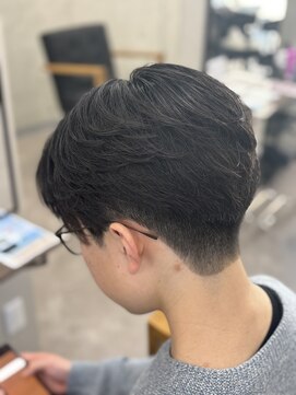 スウェル 稲毛店(Swell) MEN’S HAIR/サーフカール/刈り上げセンターパート/稲毛