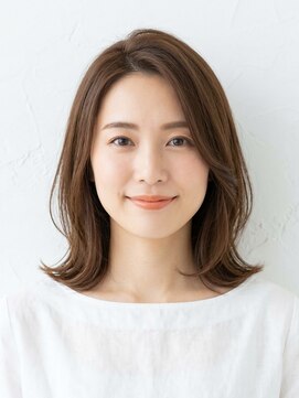 と和×美髪クリニック 巣鴨店 鎖骨ミディアム・ワンレン大人外ハネ【手入れ簡単・ツヤ髪】