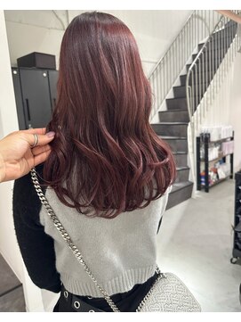 カミエ(kamie) 大人ガーリーななピンクセミロングスタイル
