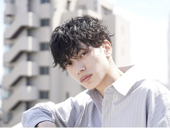 Men's SilQ 大宮/メンズサロン/メンズパーマの写真/【大宮駅すぐ】仕事終わりも大歓迎!夜遅くまで営業しているから、平日の退勤後にサクッと身だしなみ