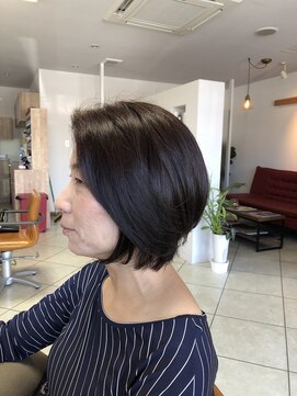 レゴヘアー(LEGO HAIR) 前下がりボブ