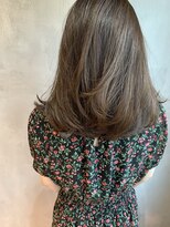 キチ(kichi.)&nbsp;[kichi.] セミロング×グレージュ