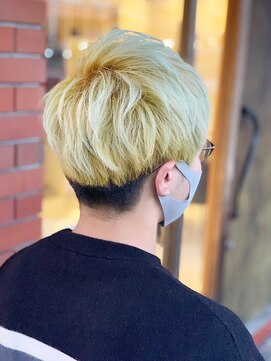 アークスヘアー ハイトーン◎スタイリング簡単♪金髪刈り上げマッシュ