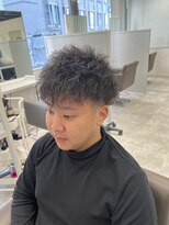 キートス(Kiitos)&nbsp;ラフな質感で遊ぶツイストスパイラルショート