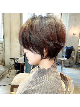 髪質改善と縮毛矯正の専門店 サンティエ(scintiller) 大人綺麗な小顔襟足スッキリショートボブ　30代40代50代