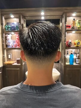 バレス 田町(BALES) [スキンフェード/ツイストスパイラル/田町]