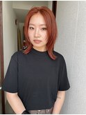 肌トーンアップのオレンジに顔にフィットするミディアムウルフ