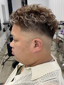 ココ 本八幡(KOKO) □フェードカット#ベリーショート#メッシュ＃ニュアンスパーマ