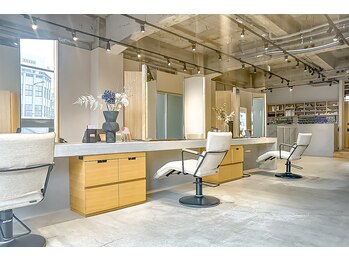 ALGERNON shiro Smart Salon【アルジャーノン シロ】