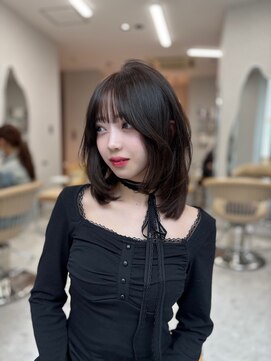 リリー(Lilley) 中顔面短縮ミディアムレイヤーカット!似合わせカット