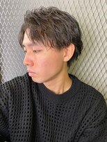 スリーバイベルベット(THREE...by velvet)&nbsp;ナチュラルセンターパート/メンズカット/パーマ/センターパー