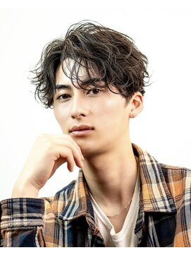 オーシャントーキョーオーバー 渋谷(OCEAN TOKYO OVER) 波巻きツイストスパイラルセンターパートサーフカール刈り上げ