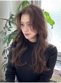 柔らかいベージュヘアと巻きやすい大人レイヤーカット♪