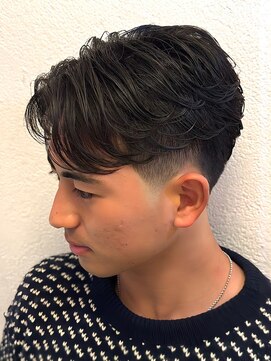 ヒロギンザバーバーショップ 神楽坂店(HIRO GINZA BARBER SHOP) ニュアンスパーマセンターパート