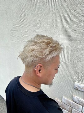 ヘアメイク バンブー(Hair Make Bamboo) イメチェンでホワイトカラー