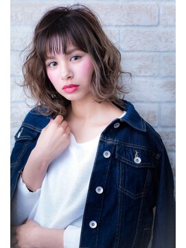 エルデ ナインズ ヘアー スタンド 川口店(elde 9's HAIR STAND) セミウェットでスポンテニアスな大人かわいい前下がりボブ 川口
