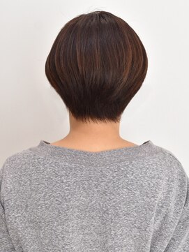 ヘアスタジオヘーフリヒ(HAIR STUDIO HoFLICH) 【襟足ある派／透ける派】